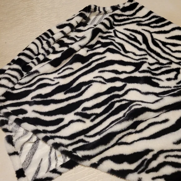 Shawl - Picture 2 of 2